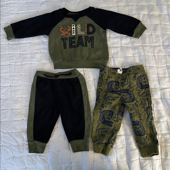 11 piece 12mo. Cute Baby Boy Animal themed Clothes (040) - Picture 2 of 16